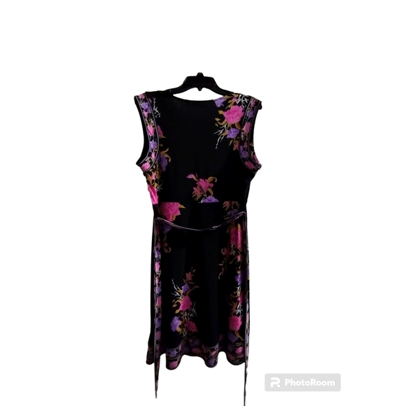 Apt. 9 Dresses & Skirts - Women's Apt 9 Sleeveless Black, Pink, Purple & Gold floral dress Size Large